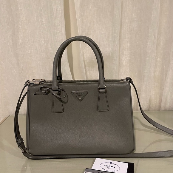 Authentic Saffiano Leather Prada Purse - Picture 4 of 12